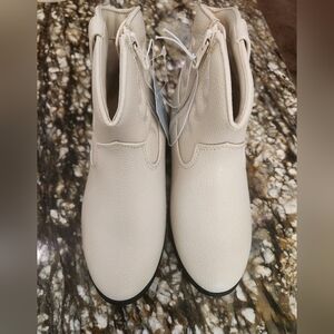Cat & Jack Cream Kids Boots